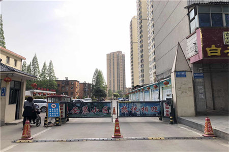 明湖中学附近宝法苑3室2厅1卫80万129m2精装修出售